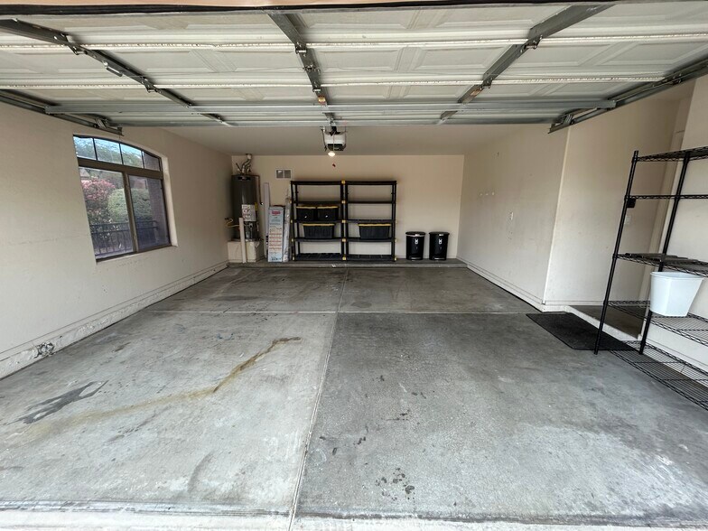 Building Photo - 25415 N 39th Ave