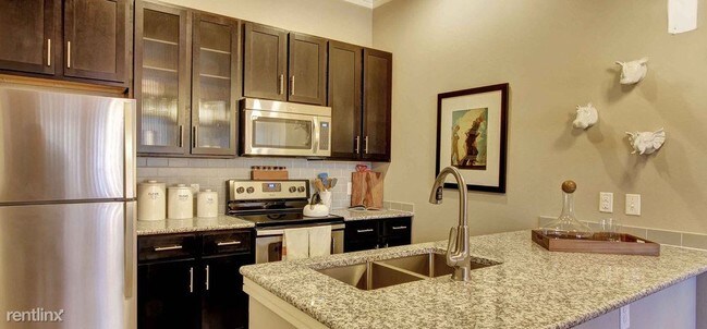 Building Photo - 5501 S MoPac Expy