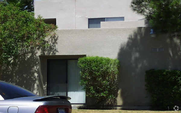 Primary Photo - Victoria Villas