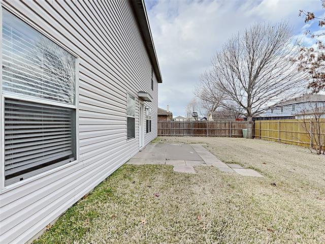 Building Photo - 2213 Plum Ct