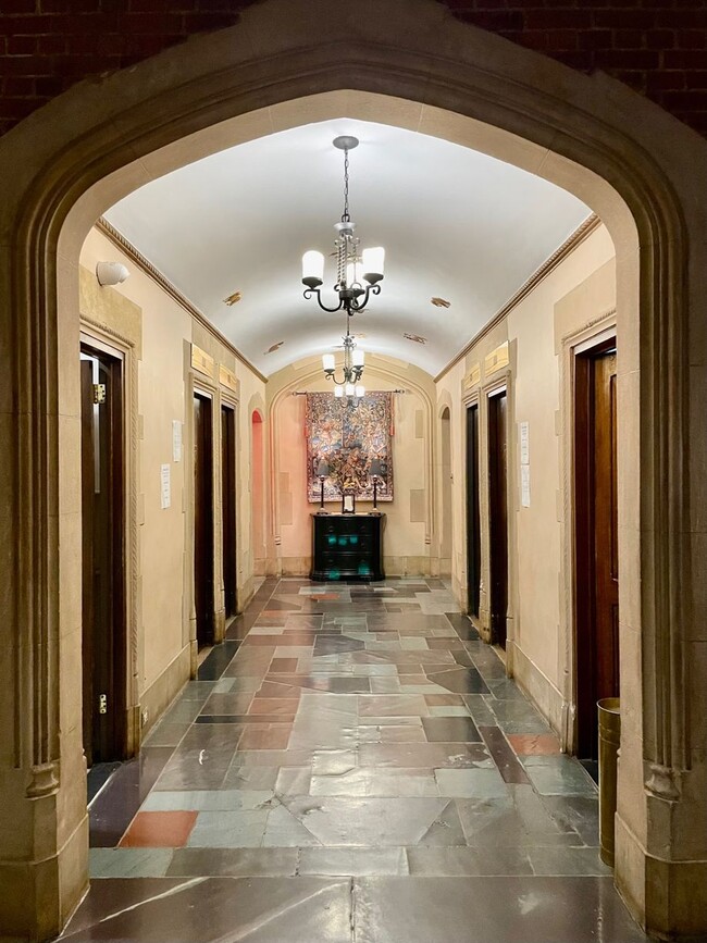 Building Photo - 45 Tudor City Pl