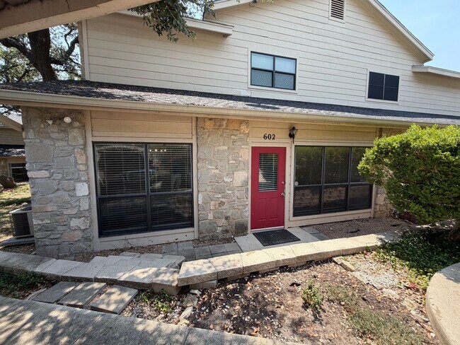 Building Photo - 829 W Bitters Rd
