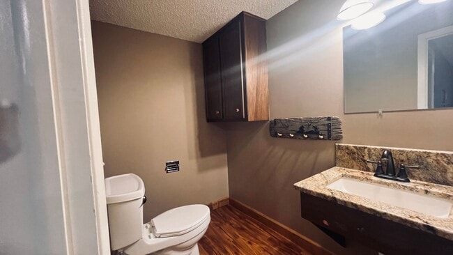 Building Photo - Spacious 4 Bed / 3 Bath Home in Southeast Wichita