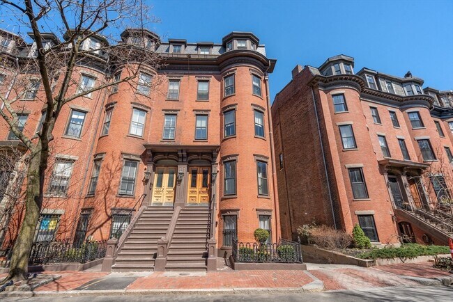 Building Photo - 131 Pembroke St