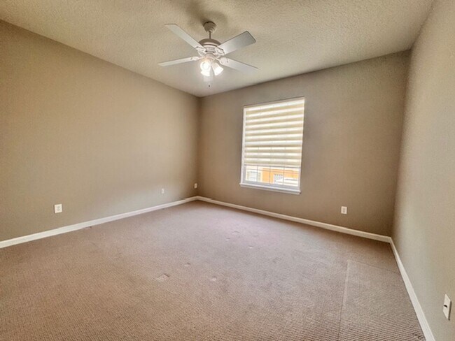 Building Photo - Condominium for rent