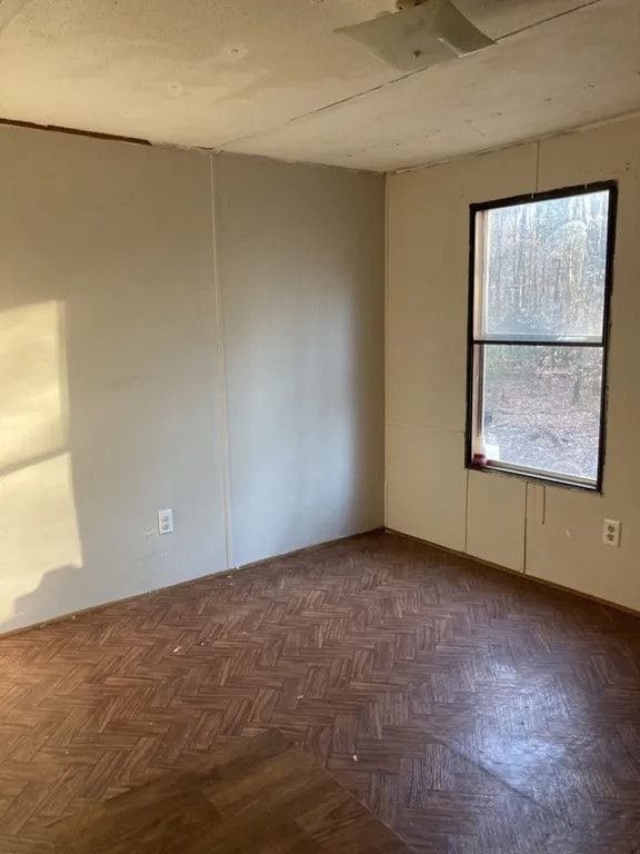 Building Photo - 3 Bedroom 2 Bathroom