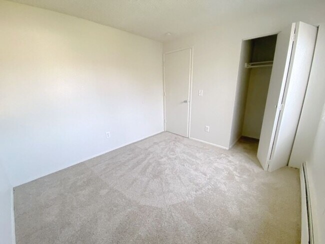 Building Photo - 4446 Reka Dr