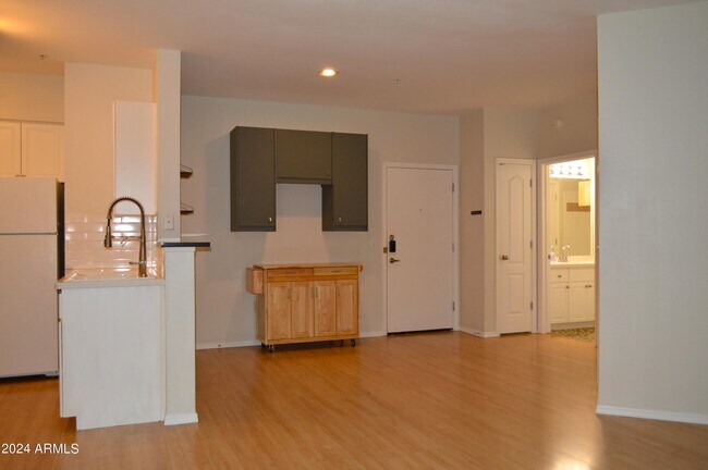 Building Photo - 1701 E Colter St