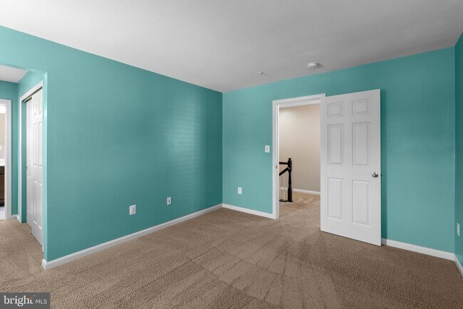 Building Photo - 920 St Martins Loop