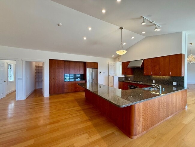 Building Photo - PANORAMIC BAY VIEW ESTATE IN PRESTIGIOUS TIBURON