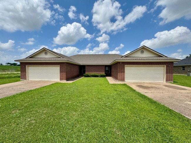Primary Photo - Duplex *LEASING SPECIAL AVAILABLE*