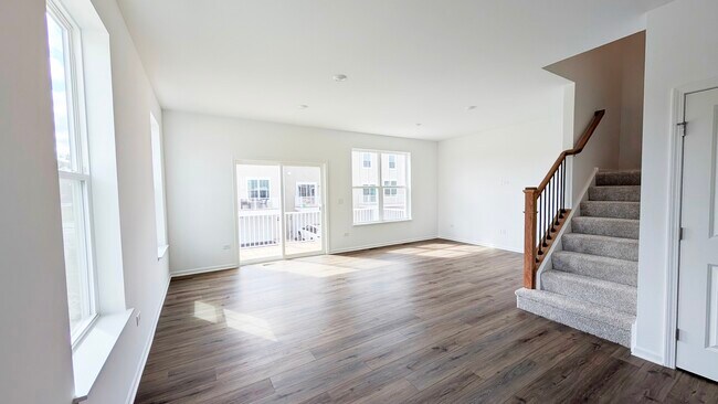 Building Photo - 525 Red Oak Cir
