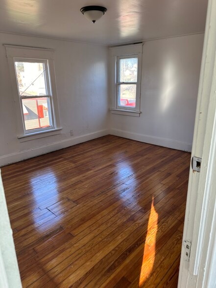 Bedroom 2 - 1107 Wallis Ave
