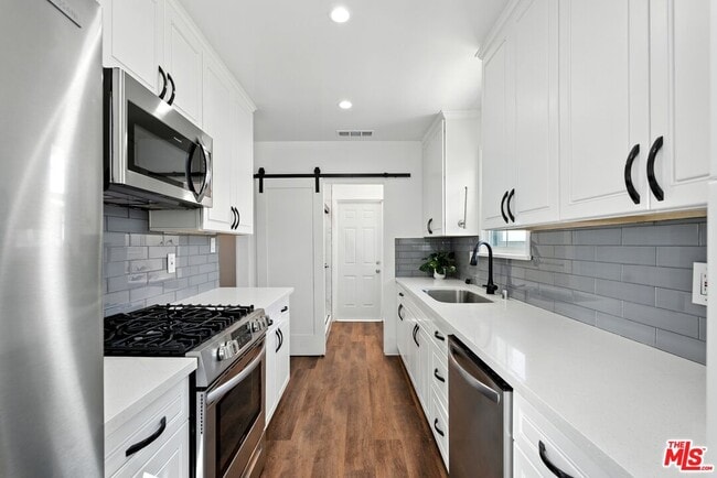 Building Photo - 7020 Bertrand Ave