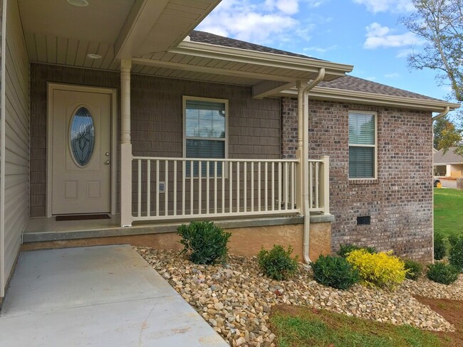 Building Photo - 2240 Murphys Chapel Dr