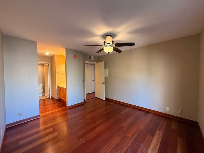 Building Photo - Bright 2BR/2BA Lofted Home with High Ceilings, Pool & 2 Parking Spaces in Clairemont!