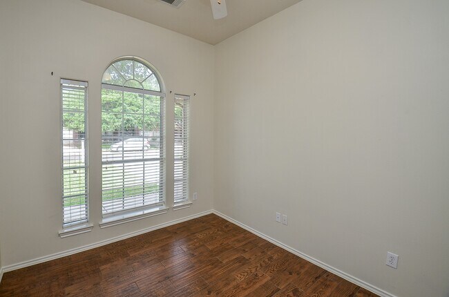 Building Photo - 3268 Jessica Ct