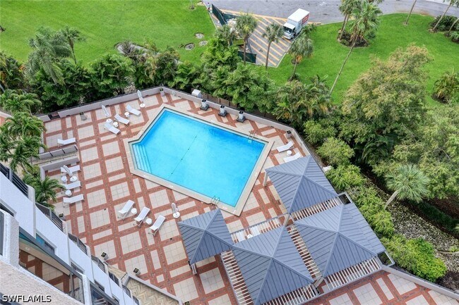Building Photo - 6075 Pelican Bay Blvd