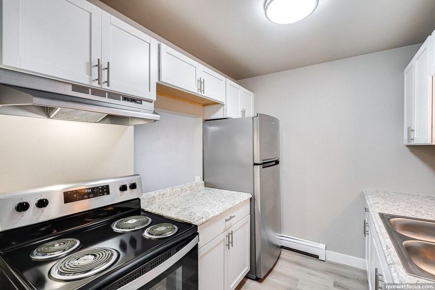 Interior Photo - The Grove on Lombard