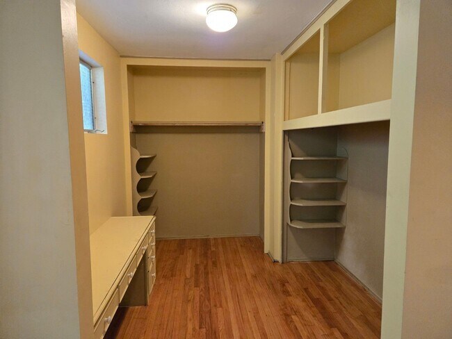 Building Photo - Large home near SDSU available immediately.