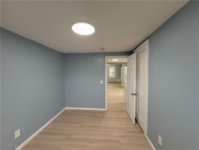 Building Photo - 23 Knight St