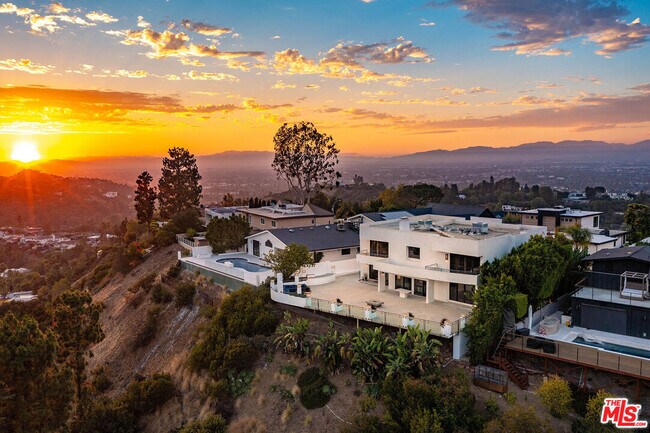 Building Photo - 11470 Dona Evita Dr
