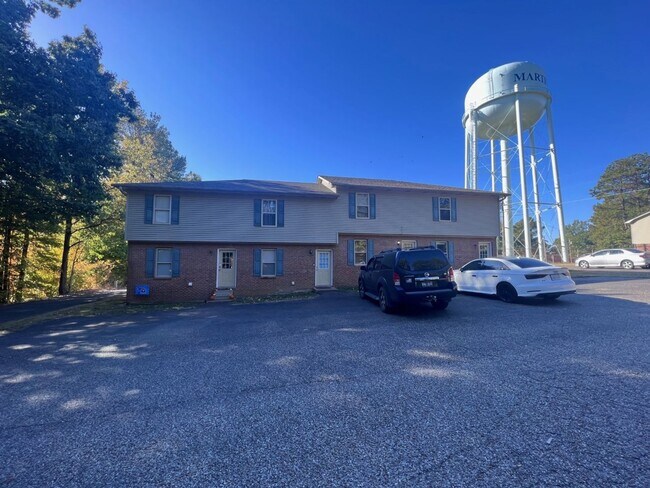 Building Photo - University Place 2- Charming Townhouse Apartment