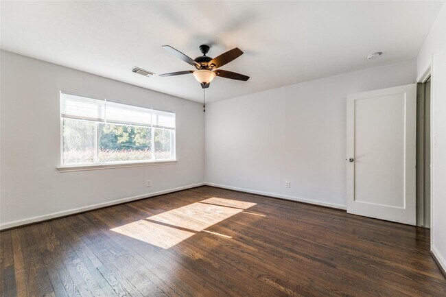 Building Photo - 4502 Brookwoods Dr