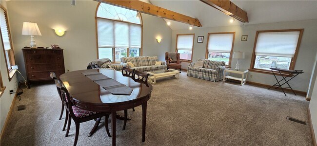 Building Photo - 315 Laurens St