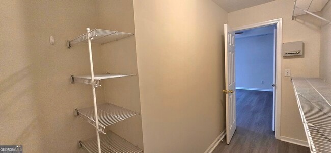 Building Photo - 2 Mill Ridge Pl