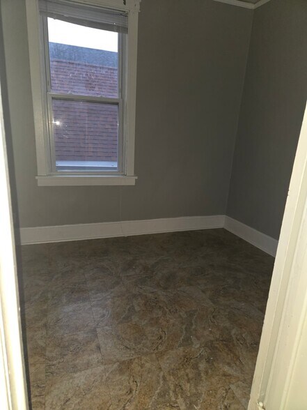 Building Photo - 8445 S Marquette Ave