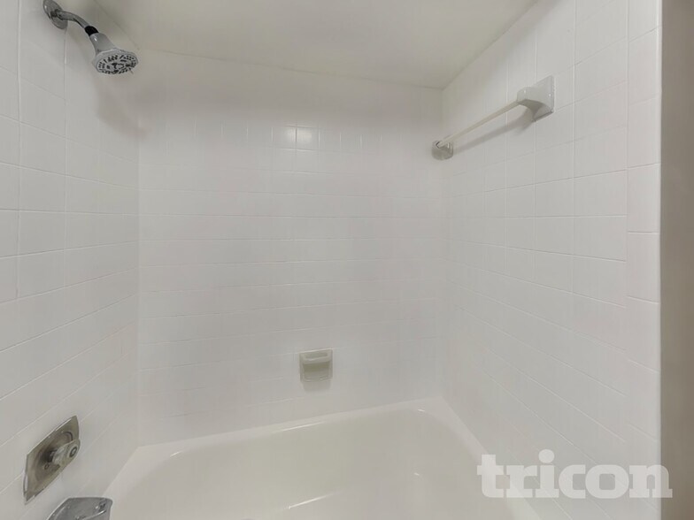 Building Photo - 16511 W Course Dr