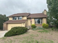 Building Photo - Charming 4-Bedroom House in Northeast Colo...