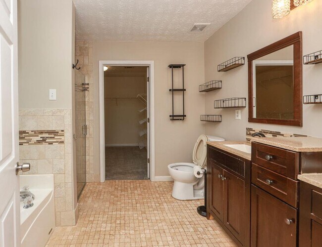 Building Photo - 5377 Fawn Ivey Ln