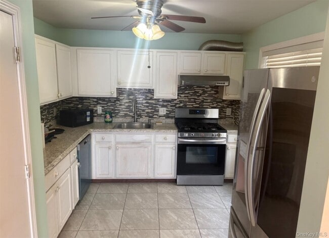 Building Photo - 51 Jordan Ln