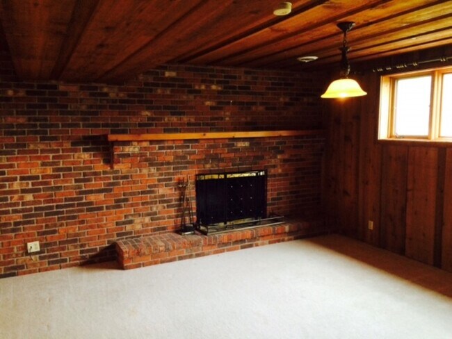 Building Photo - 124 Arlington Cir