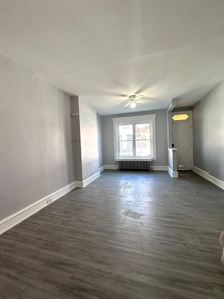 Building Photo - 1832 Dudley St