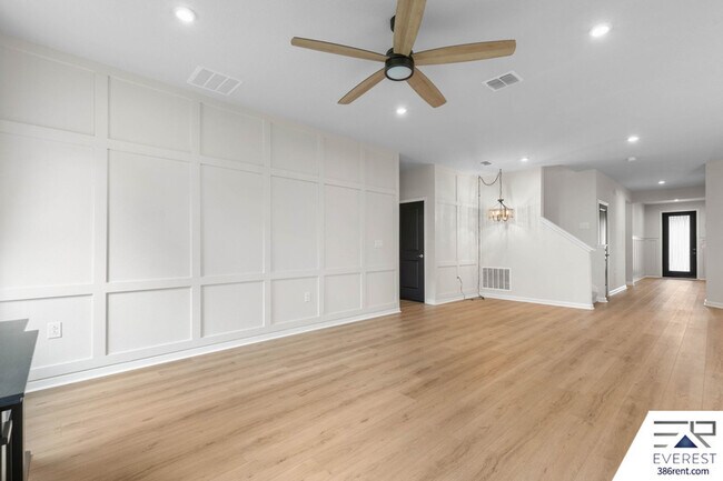 Building Photo - 249 Montgomery Ct
