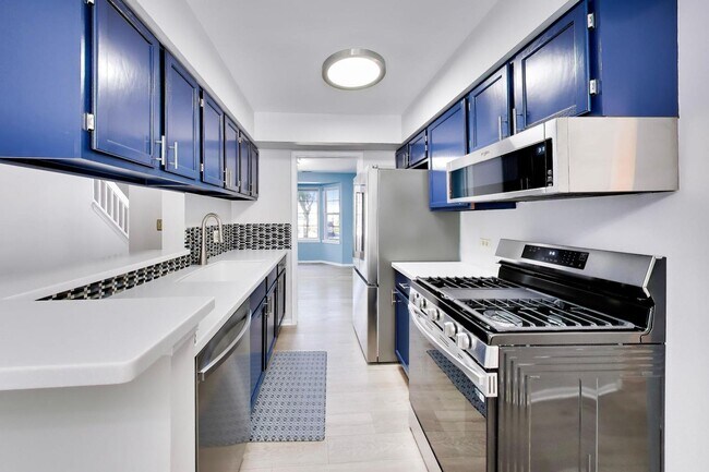 Building Photo - 505 Newbury Dr