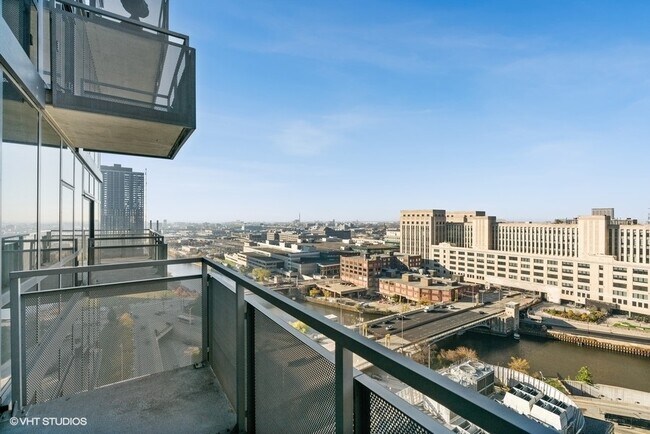 Building Photo - 235 W Van Buren St