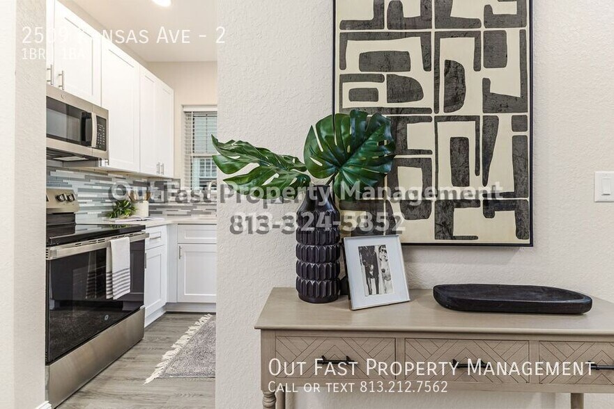 Building Photo - 2509 W Kansas Ave