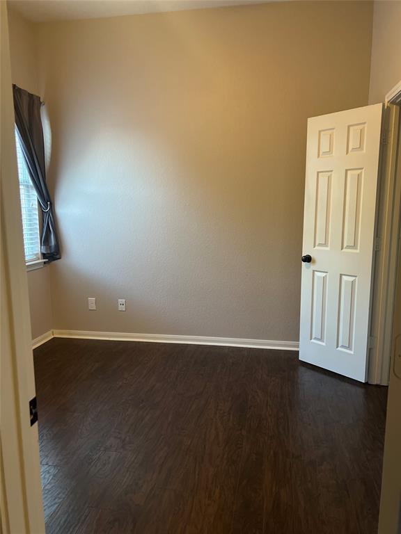 Building Photo - 600 Spanish Oak Terrace