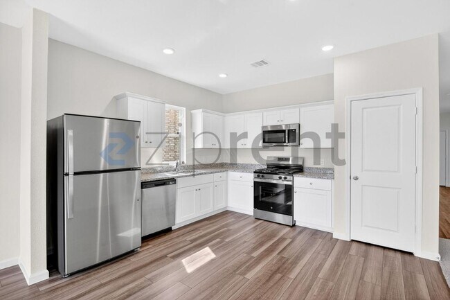 Building Photo - 1317 Kennedy Rd