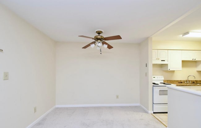 Building Photo - Charming 1BR/1BA Condo in Cardinal Forest, Springfield! Rent Includes Gas, Water, Sewer & Trash