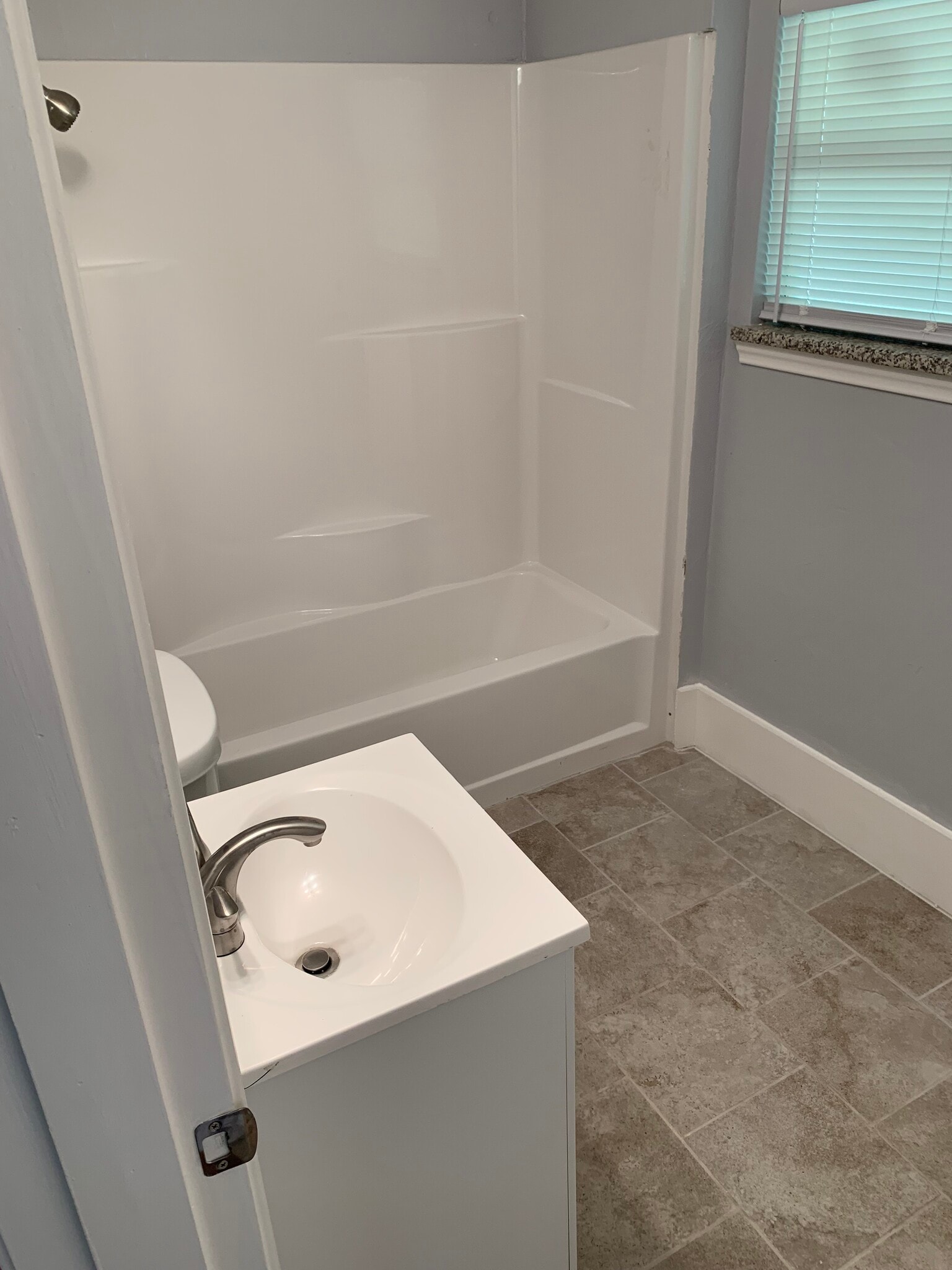 Building Photo - 519 E Evergreen St