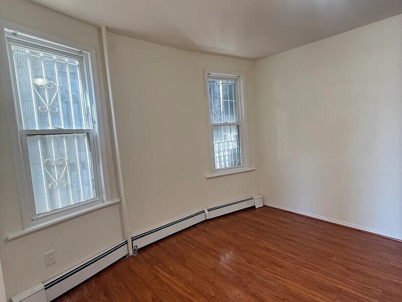 Building Photo - 818 Communipaw Ave