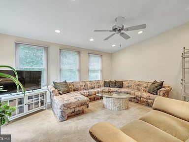 Building Photo - 1131 Haral Pl