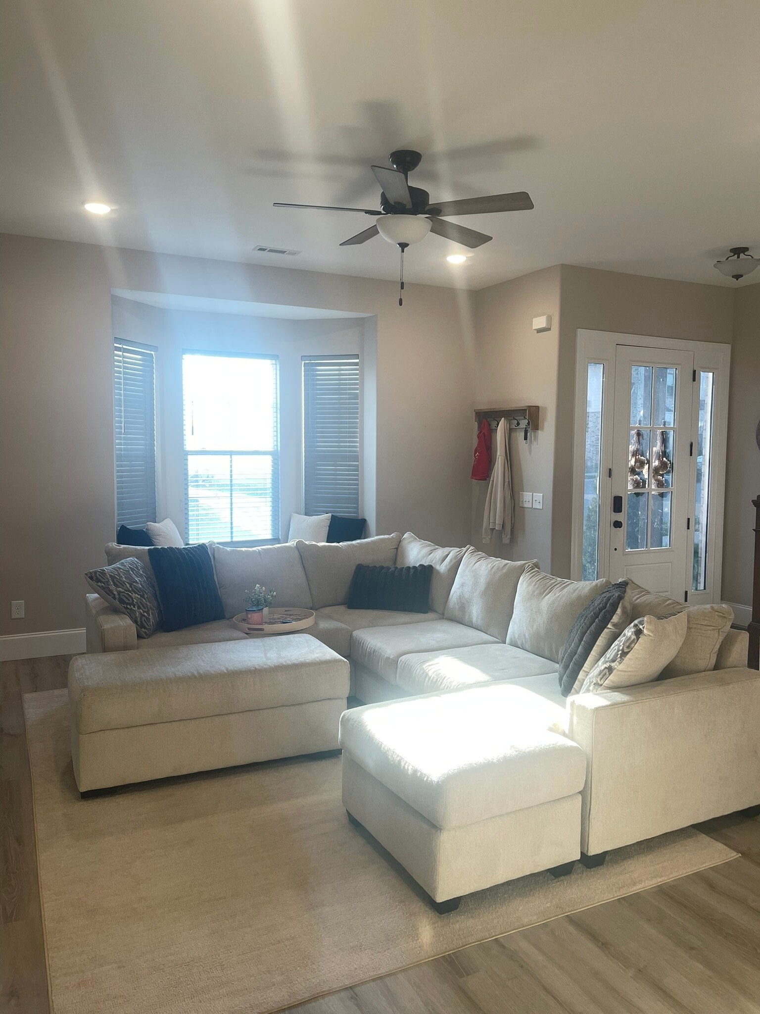 Building Photo - 126 Oasis Dr