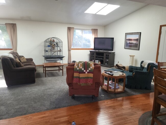 Building Photo - 10964 Brentwood Ln