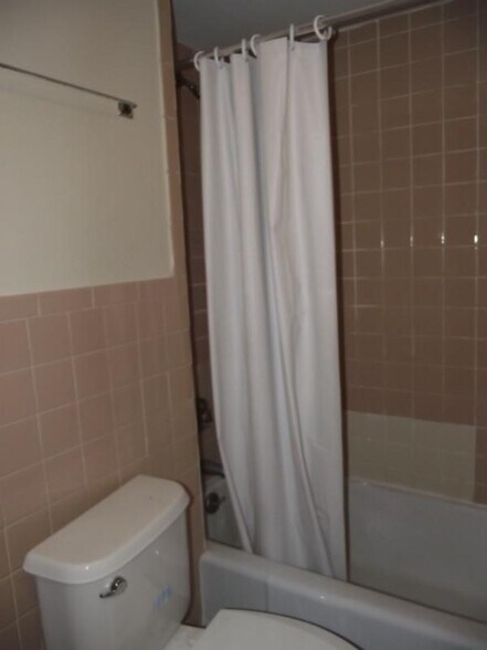 Building Photo - 1110 Commonwealth Ave